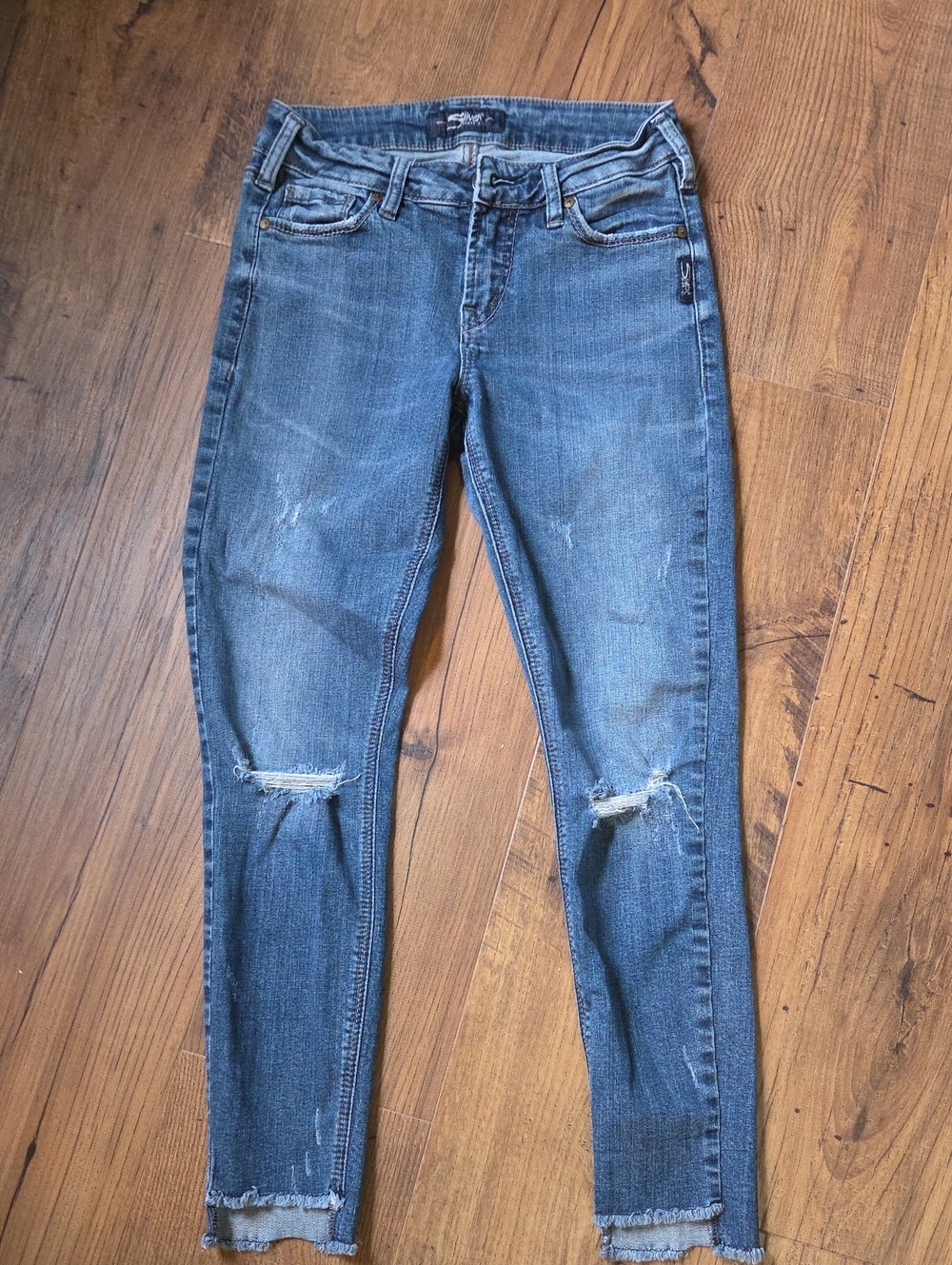 Womens Silver Brand Distressed Blue Skinny Jeans